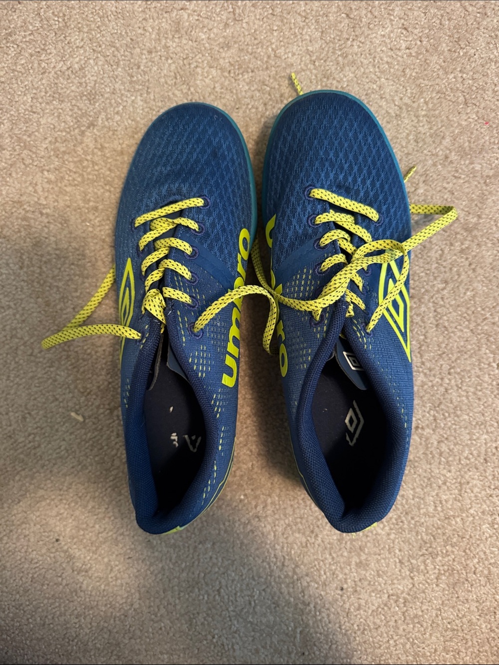 Umbro Men’s 6.5 Blue Turf Soccer Shoes with Neon Yellow Details